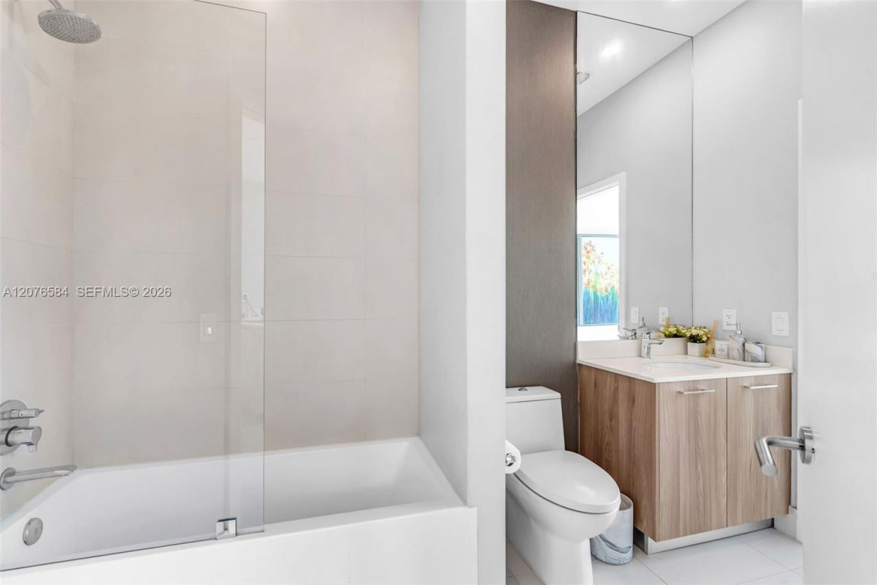 501 NE 31st St , Unit 306, Miami, FL 33137 Photo