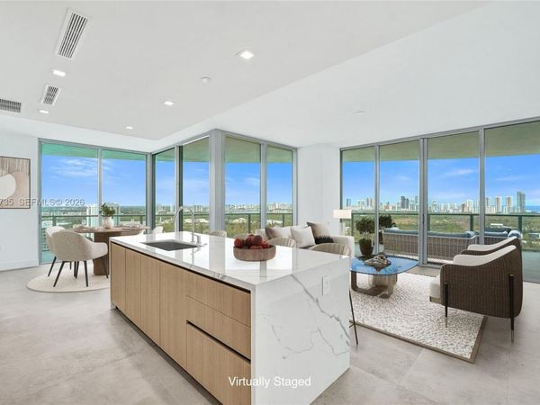 2411 Laguna Circle, Unit 2511, North Miami, FL 33181