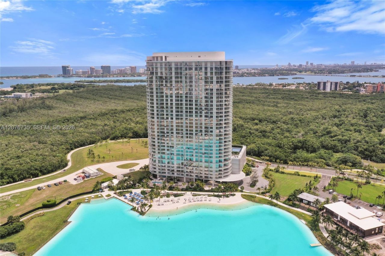 2411 Laguna Circle, Unit 2511, North Miami, FL 33181 Photo