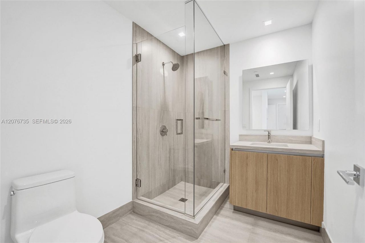 2411 Laguna Circle, Unit 2511, North Miami, FL 33181 Photo
