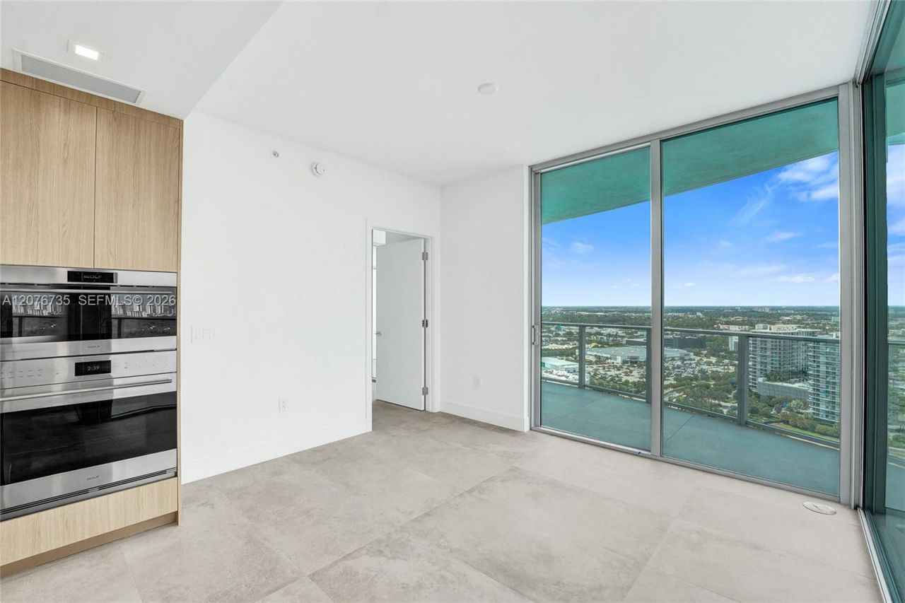 2411 Laguna Circle, Unit 2511, North Miami, FL 33181 Photo