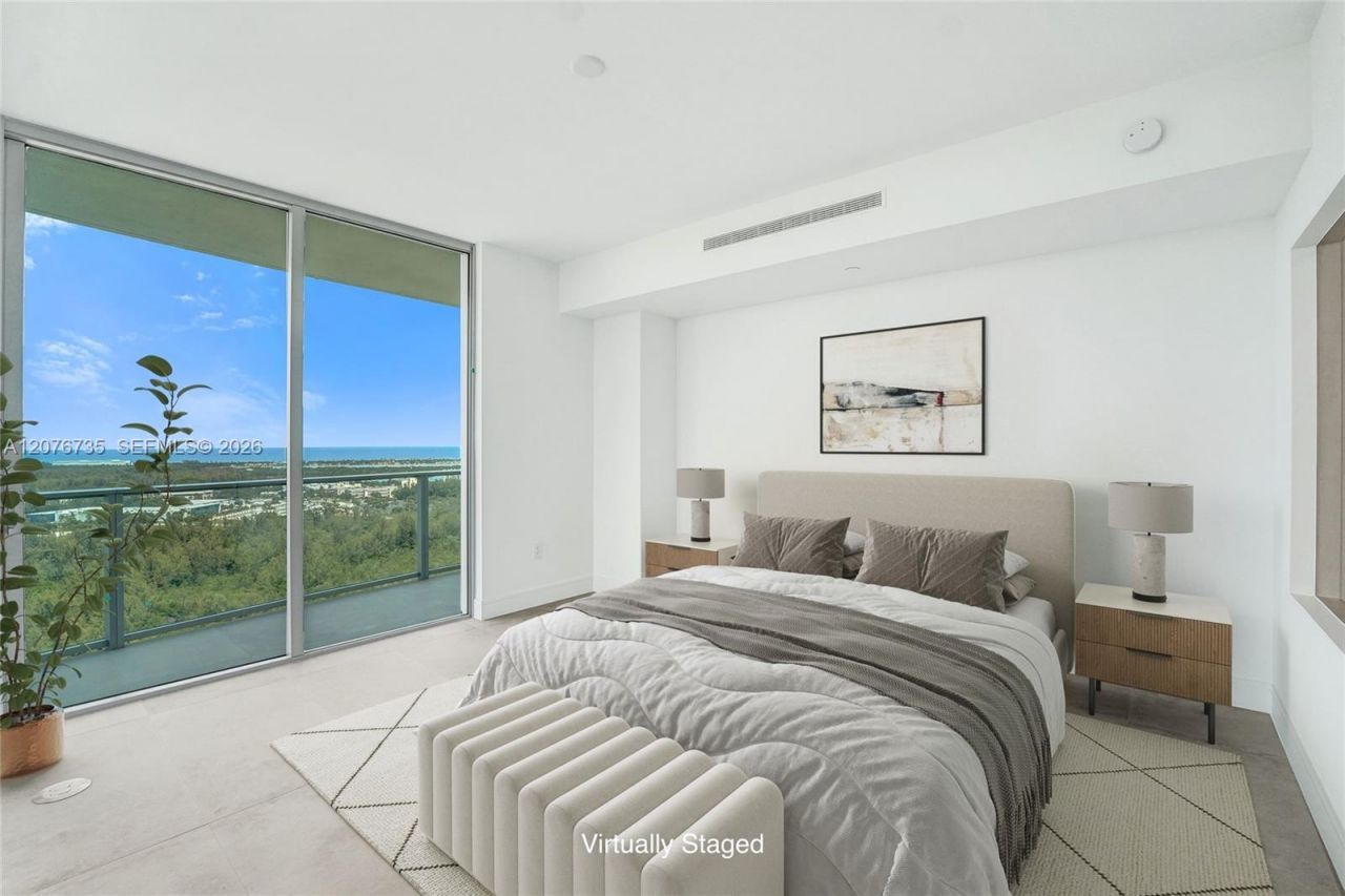 2411 Laguna Circle, Unit 2511, North Miami, FL 33181 Photo