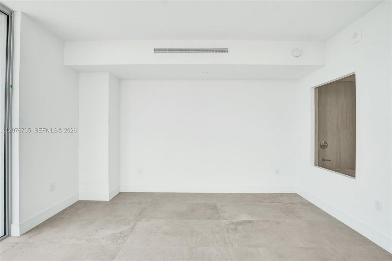 2411 Laguna Circle, Unit 2511, North Miami, FL 33181 Photo