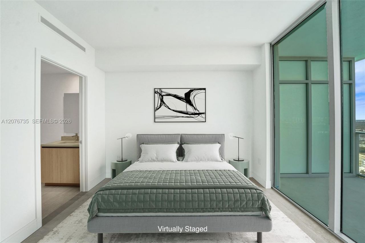 2411 Laguna Circle, Unit 2511, North Miami, FL 33181 Photo