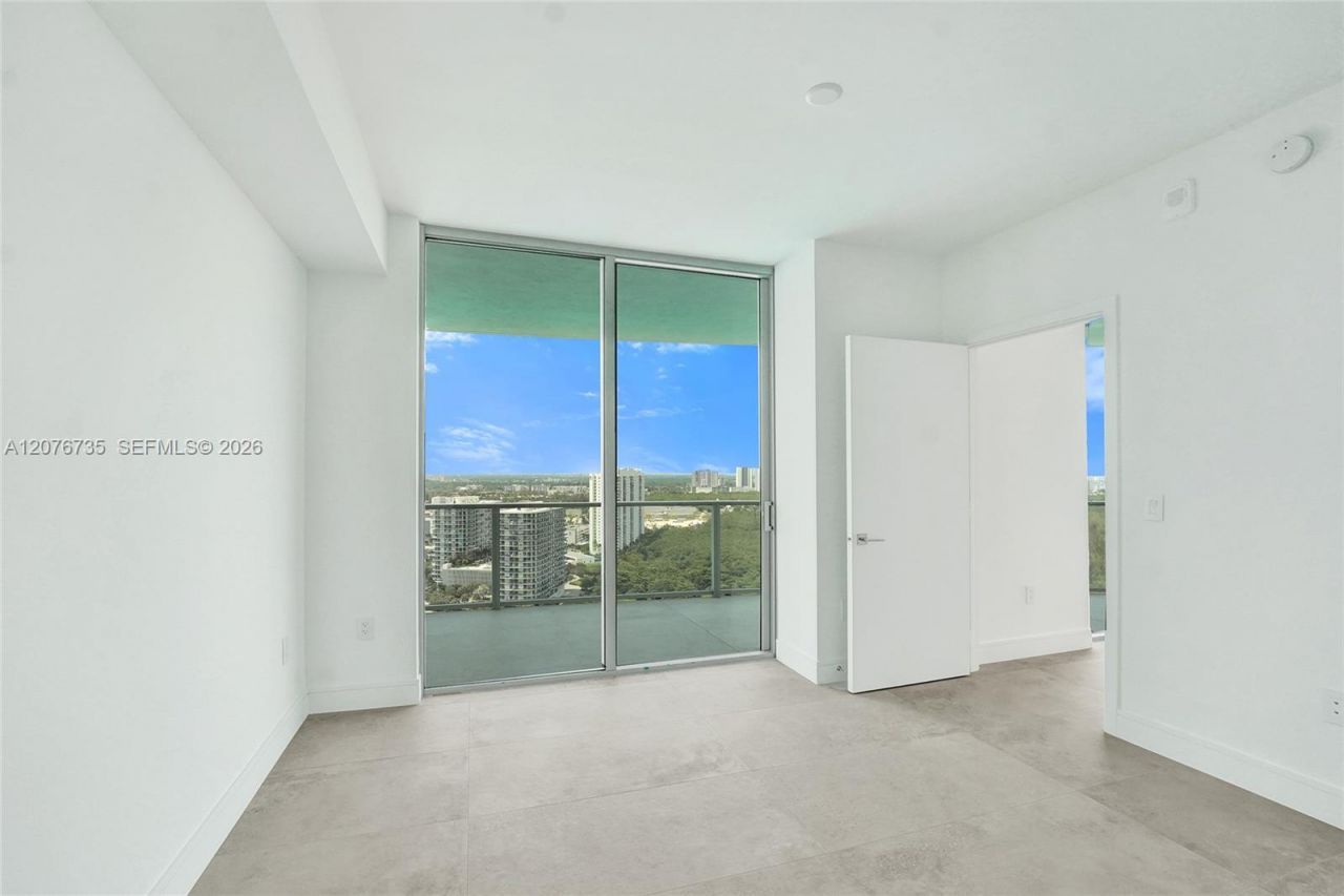 2411 Laguna Circle, Unit 2511, North Miami, FL 33181 Photo