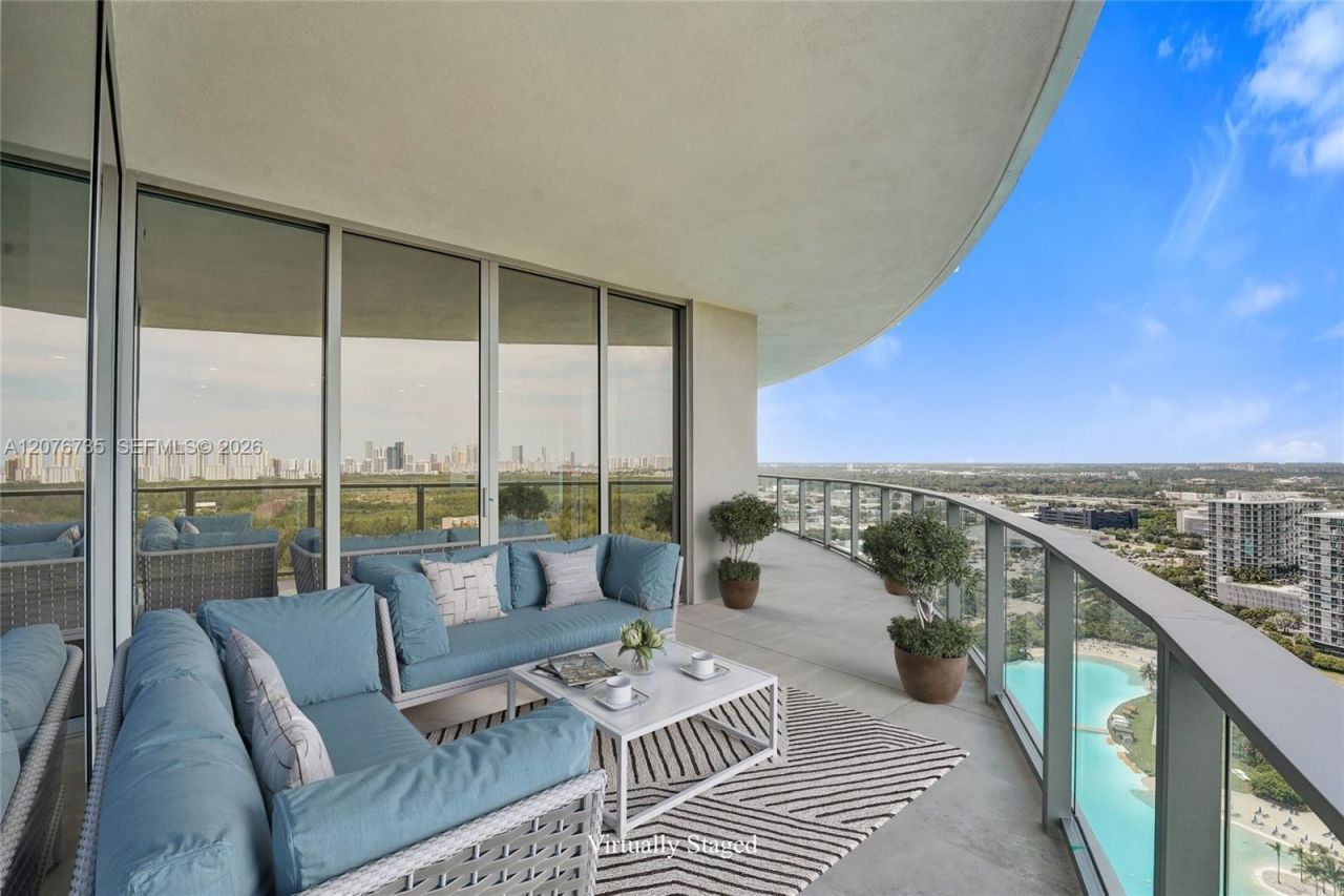 2411 Laguna Circle, Unit 2511, North Miami, FL 33181 Photo