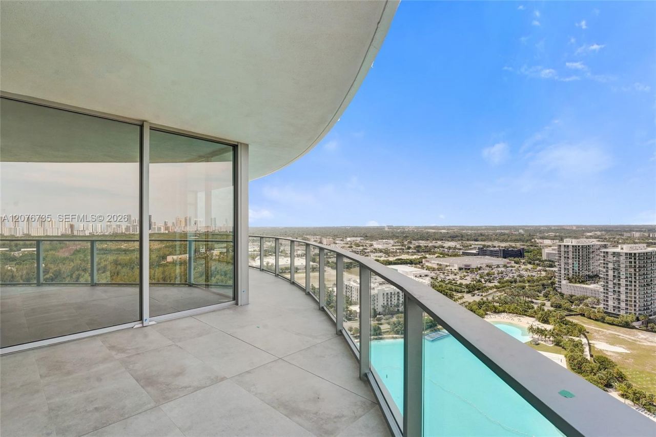 2411 Laguna Circle, Unit 2511, North Miami, FL 33181 Photo