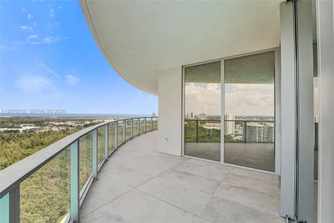 2411 Laguna Circle, Unit 2511, North Miami, FL 33181 Photo