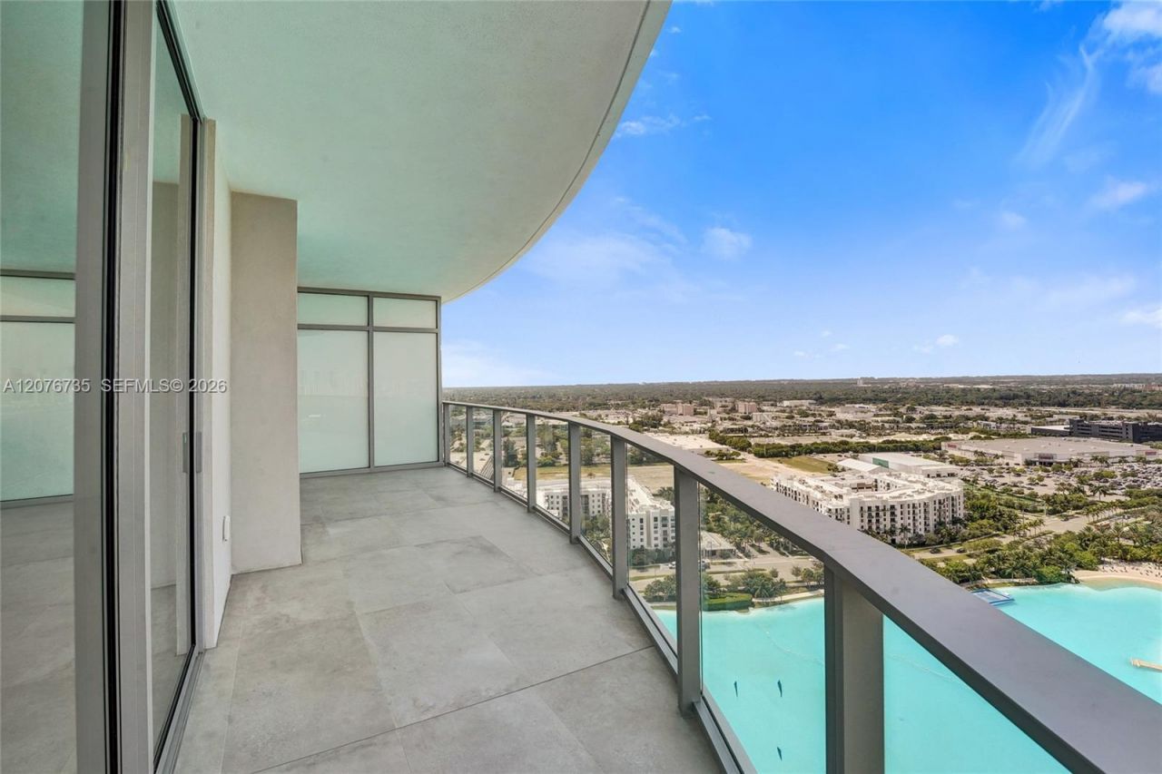 2411 Laguna Circle, Unit 2511, North Miami, FL 33181 Photo