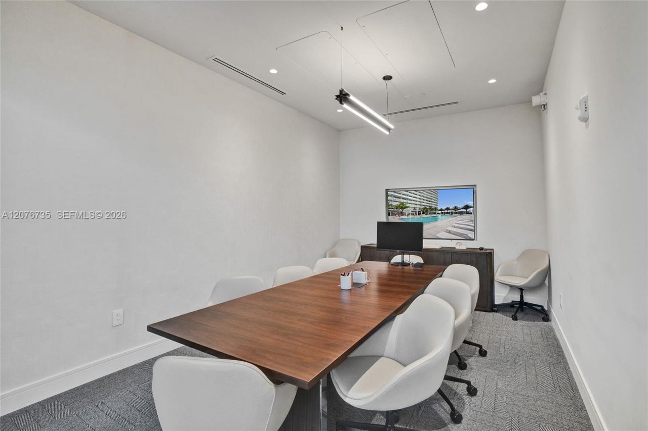 2411 Laguna Circle, Unit 2511, North Miami, FL 33181 Photo