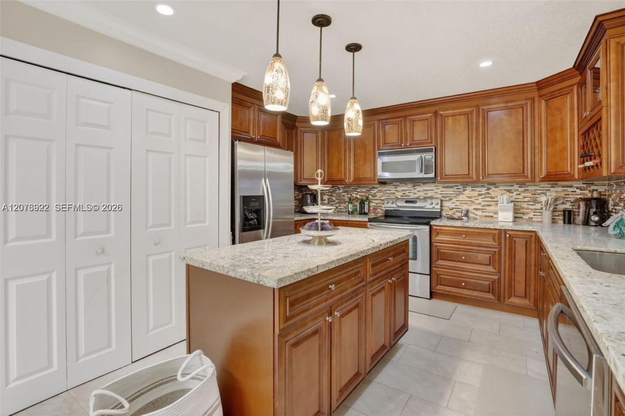 3815 NW 122nd Ter, Sunrise, FL 33323 Photo