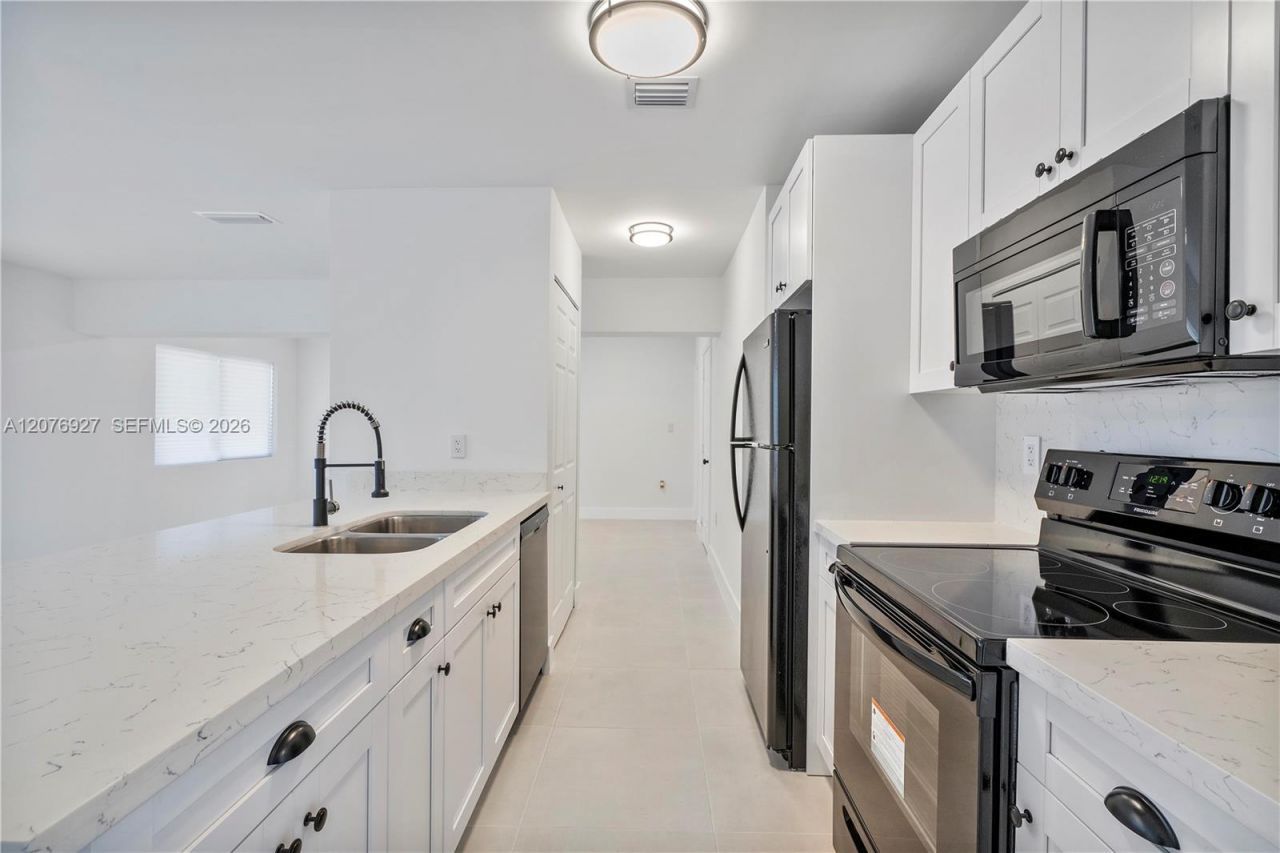 490 NE 141st , Unit 490, North Miami, FL 33161 Photo