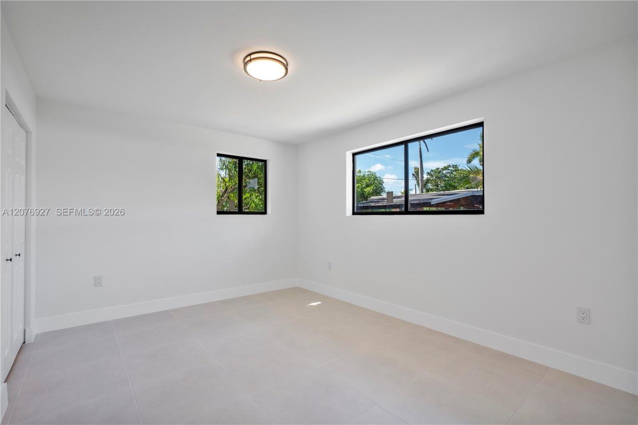 490 NE 141st , Unit 490, North Miami, FL 33161 Photo