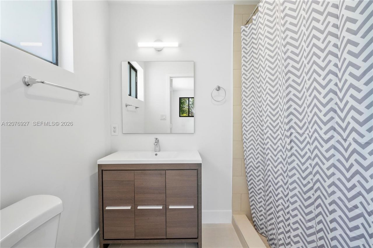 490 NE 141st , Unit 490, North Miami, FL 33161 Photo
