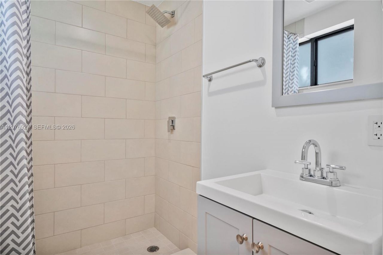 490 NE 141st , Unit 490, North Miami, FL 33161 Photo