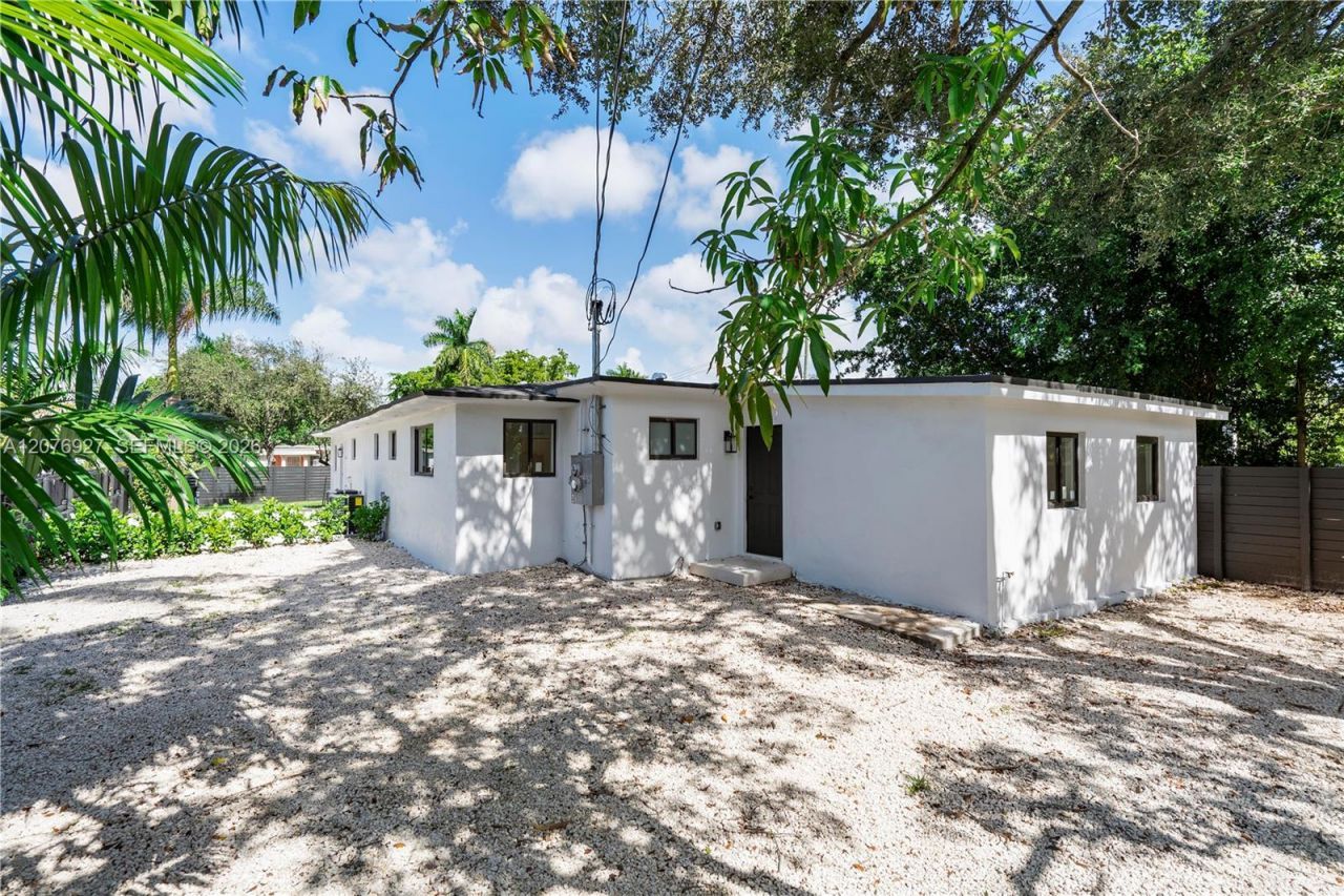 490 NE 141st , Unit 490, North Miami, FL 33161 Photo