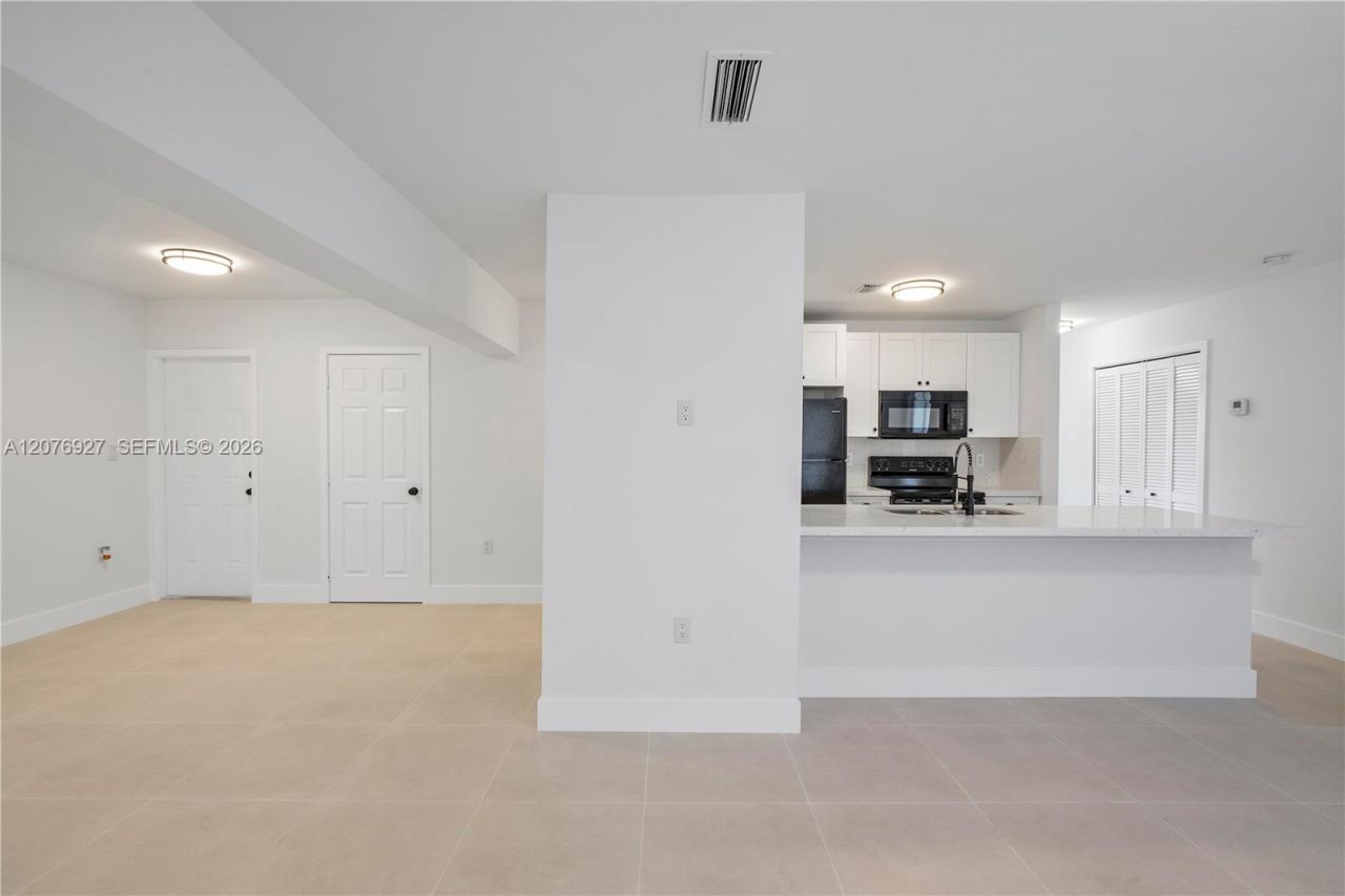 490 NE 141st , Unit 490, North Miami, FL 33161 Photo