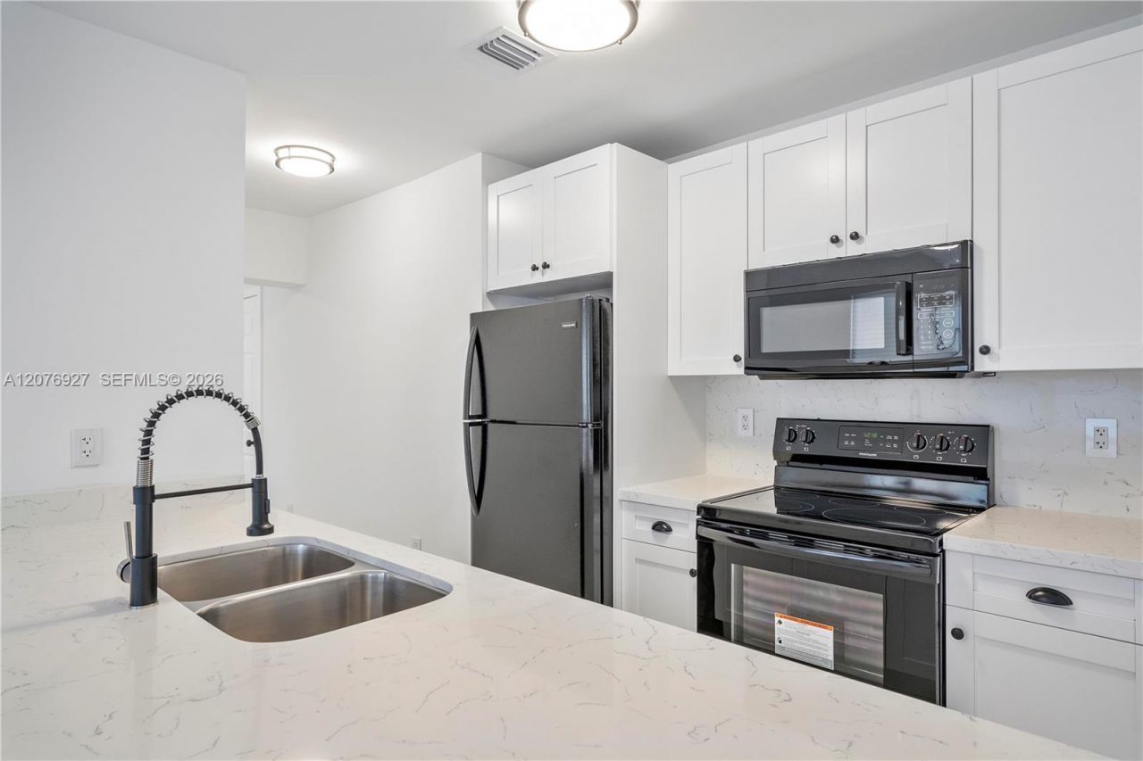490 NE 141st , Unit 490, North Miami, FL 33161 Photo