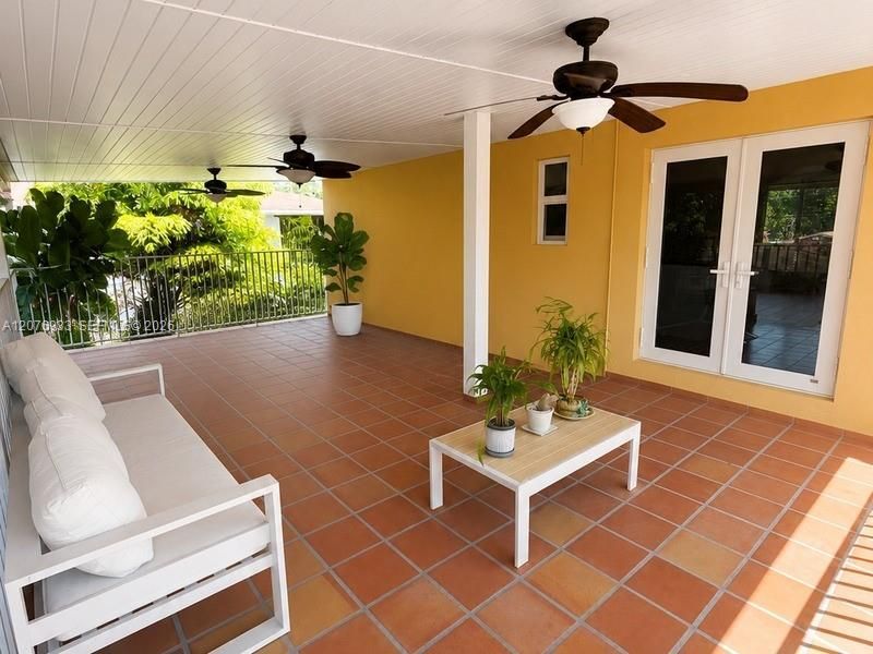 985 SW 10th St, Unit 1, Miami, FL 33130 Photo