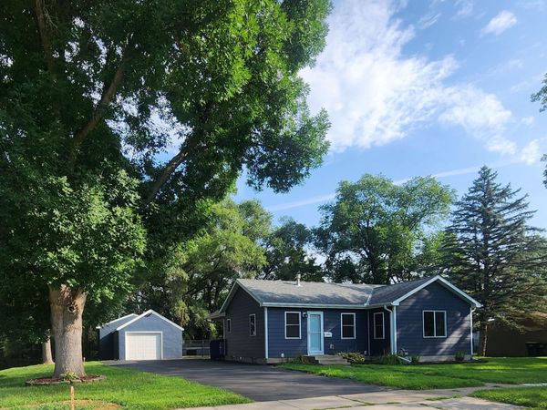 935 5th Avenue W, Shakopee, MN 55379