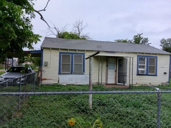 1609 Avenue B , Brownwood, TX 76801