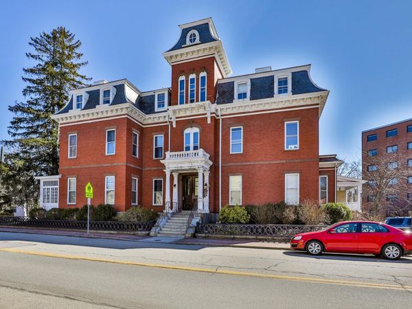 241 Middle Street, Unit 6, Portsmouth, NH 03801