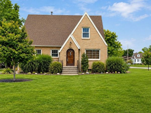 605 W Montgomery Street, Francesville, IN 47946