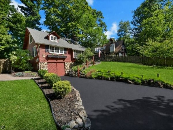 25 Park Rd, Sparta, NJ 07871