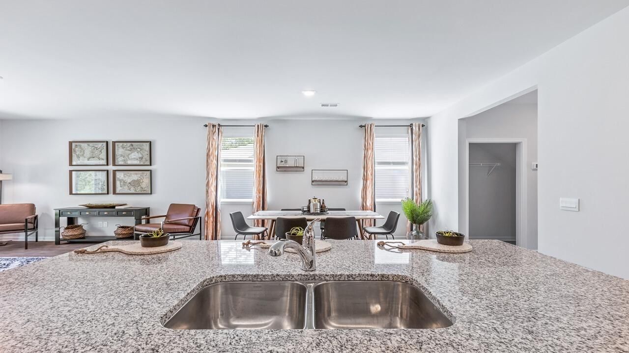 3944 Aberfeldy Lane Photo 18