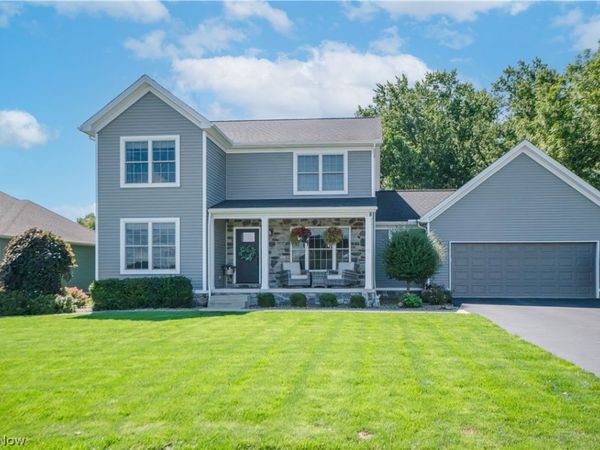 760 Radcliffe Pass , Columbiana, OH 44408