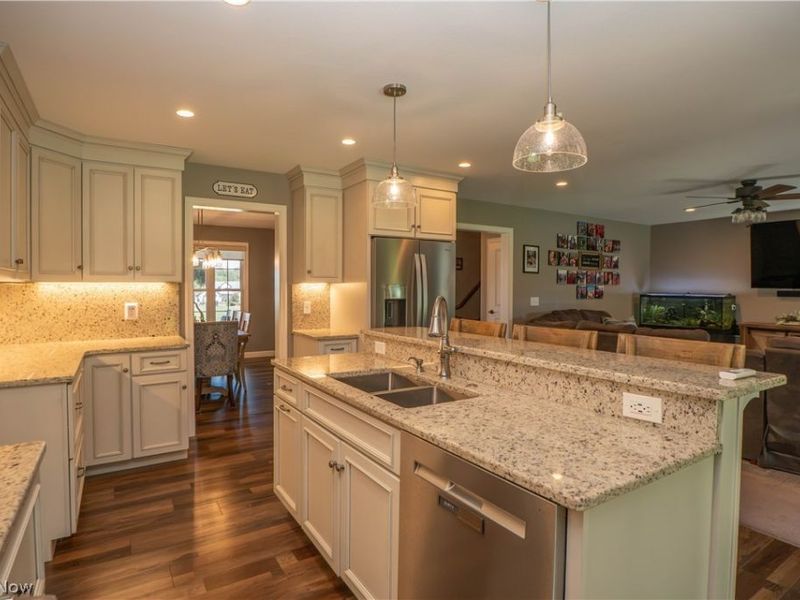 760 Radcliffe Pass, Columbiana, OH 44408 Photo 14