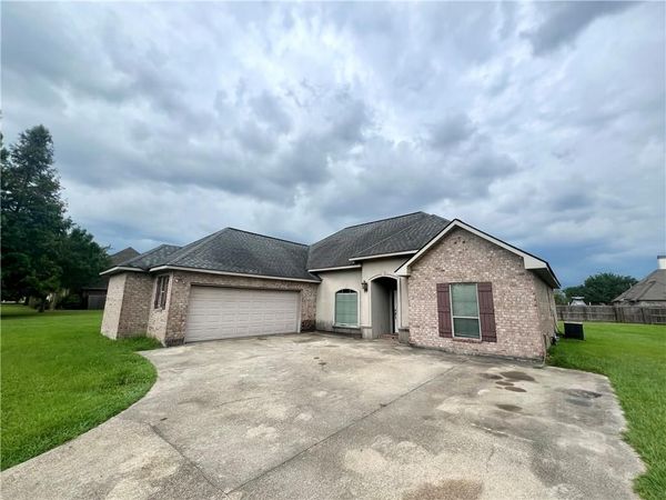 24561 PECAN MEADOW Drive , Plaquemine, LA 70764