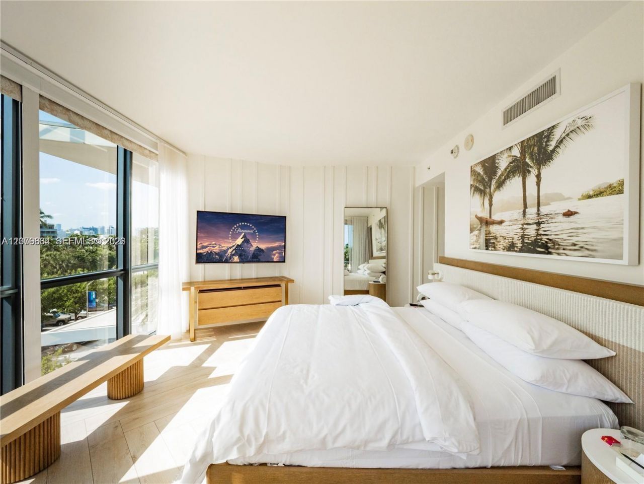 2201 Collins Ave , Unit 428, Miami Beach, FL 33139 Photo