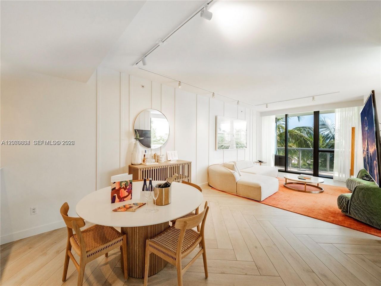 2201 Collins Ave , Unit 428, Miami Beach, FL 33139 Photo