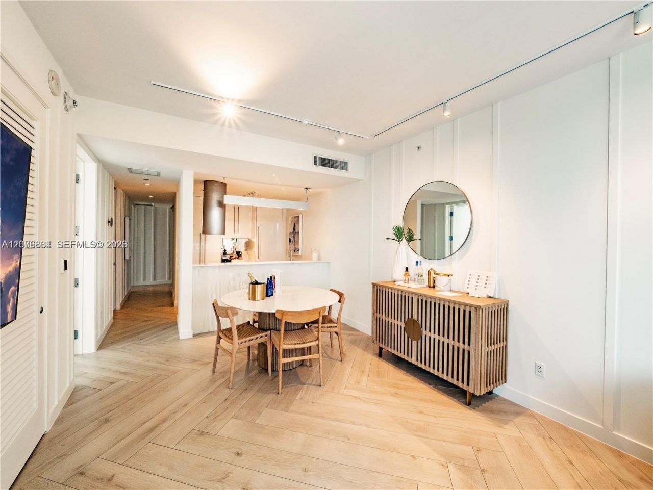 2201 Collins Ave , Unit 428, Miami Beach, FL 33139 Photo