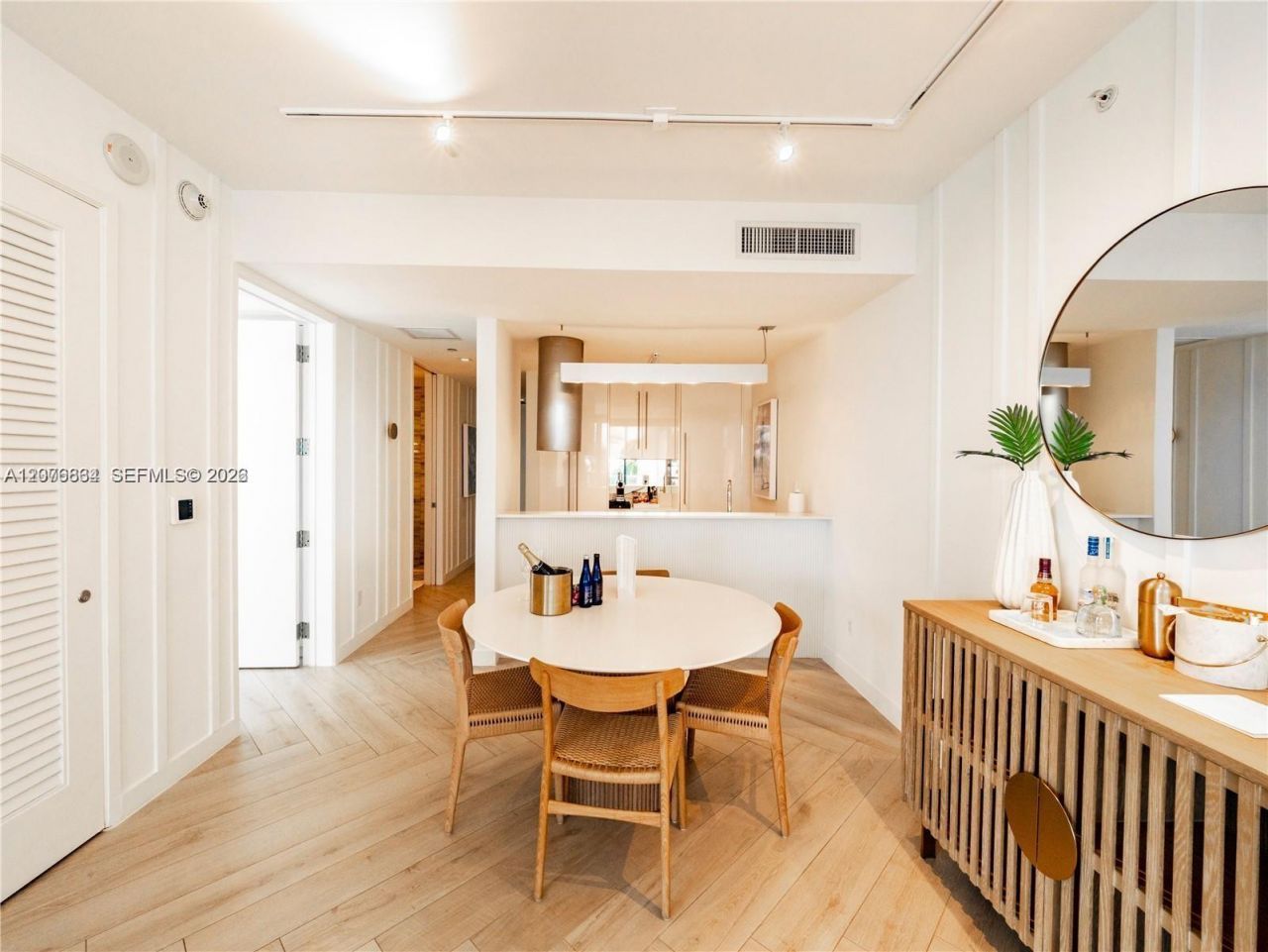 2201 Collins Ave , Unit 428, Miami Beach, FL 33139 Photo