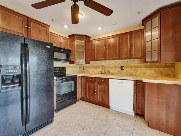 11154 NW 37th St , Sunrise, FL 33351
