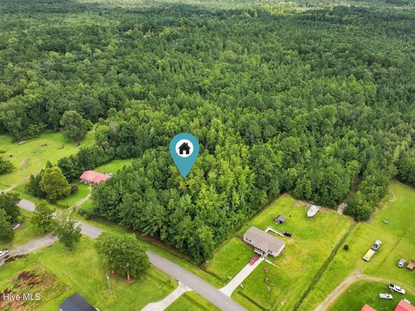 711 Lee Road , Maple Hill, NC 28454