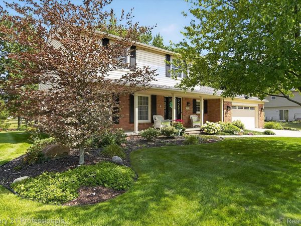 17634 Country Club Drive, Livonia, Mi 48152