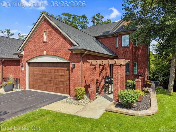 3565 Bay Harbor Drive, Brighton Township, Mi 48114