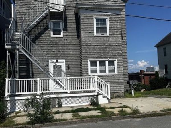 404 Bradford Ave, Unit 3, Fall River, MA 02721