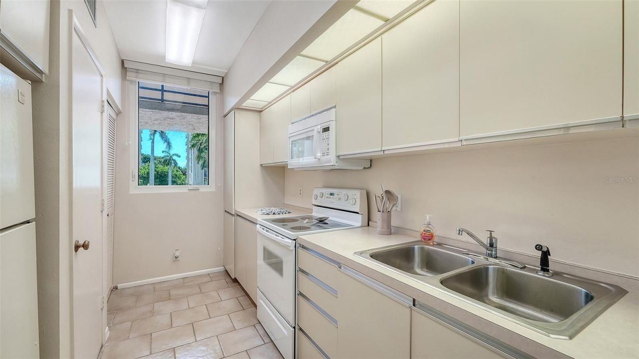 1095 Gulf Of Mexico Drive , Unit 104, Longboat Key, FL 34228 Photo