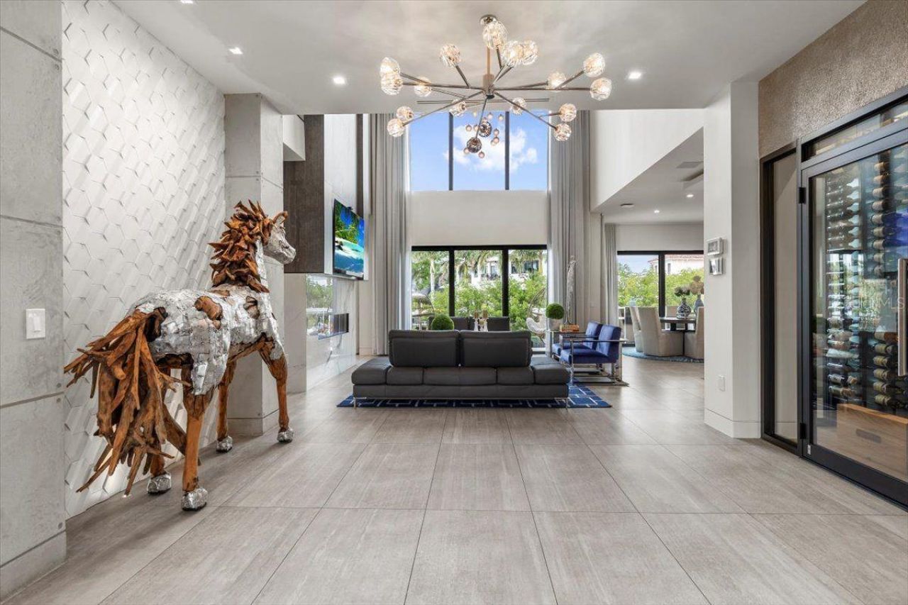 5131 W Neptune Way, Tampa, FL 33609 Photo