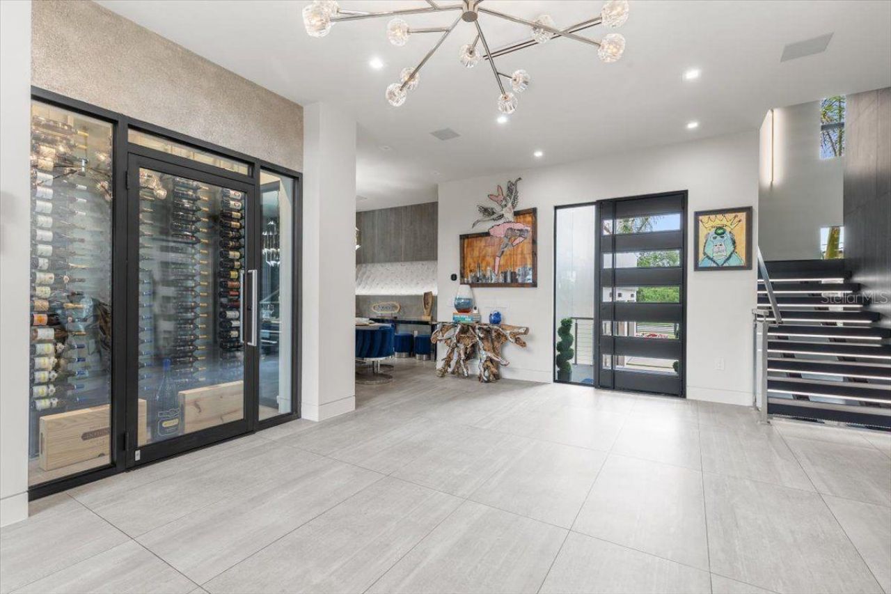 5131 W Neptune Way, Tampa, FL 33609 Photo