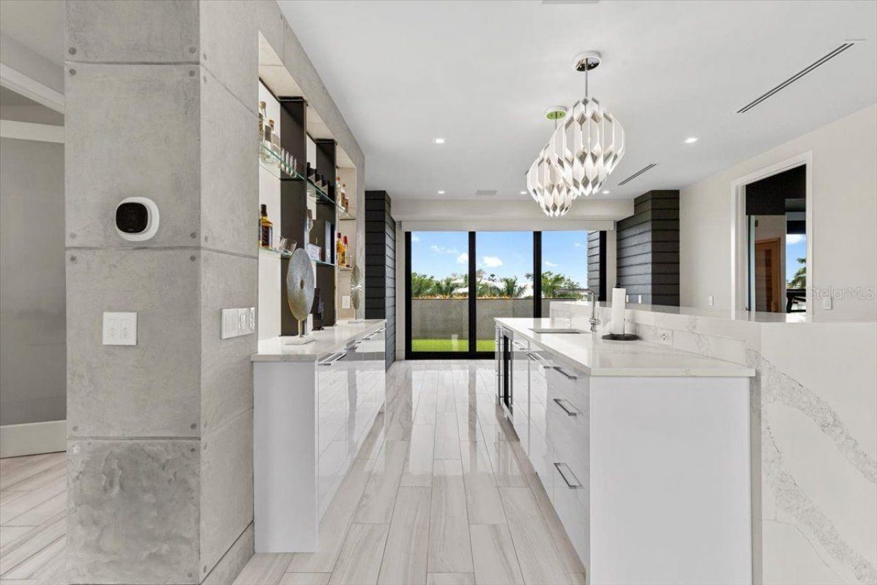 5131 W Neptune Way, Tampa, FL 33609 Photo