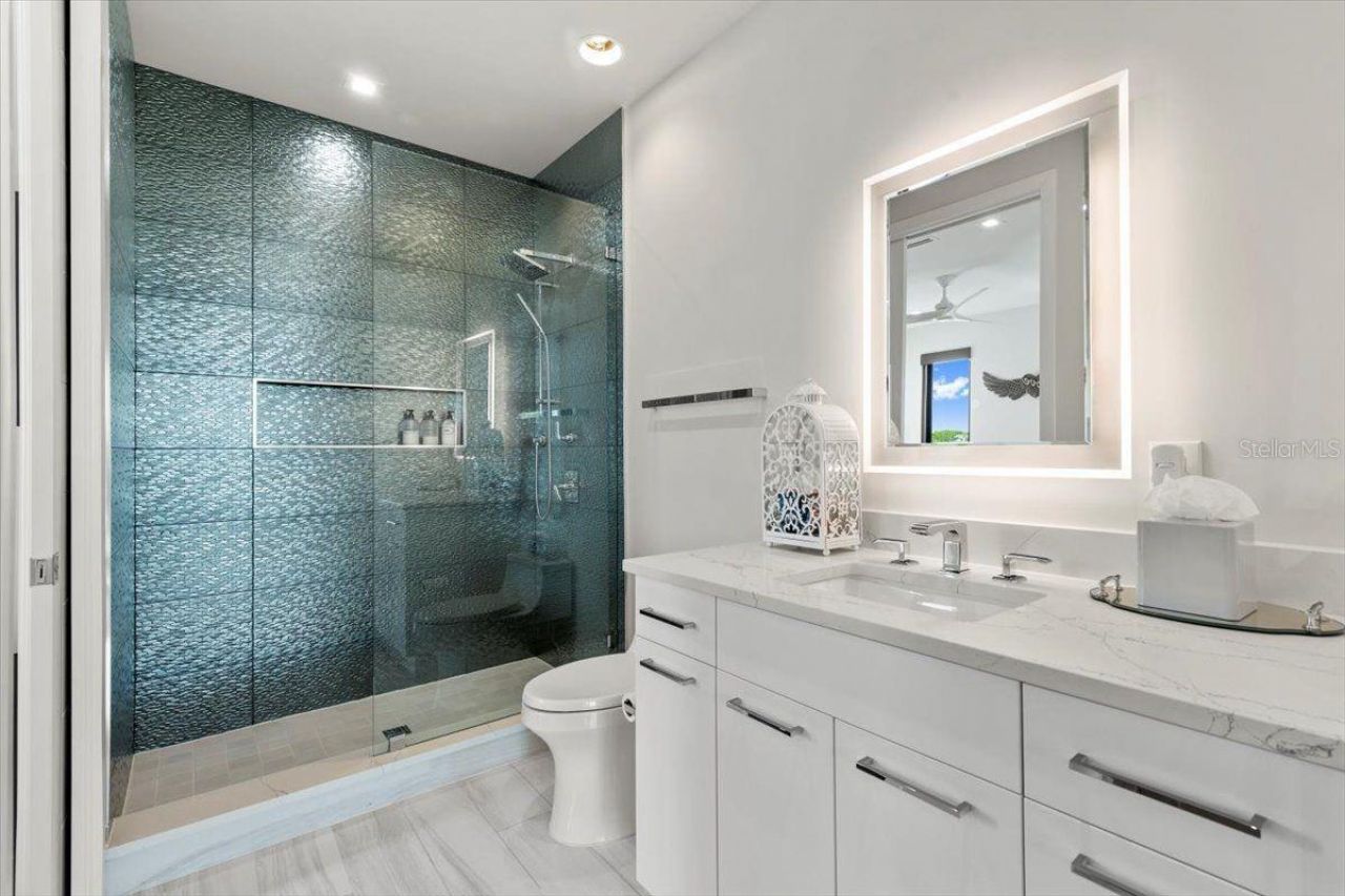 5131 W Neptune Way, Tampa, FL 33609 Photo