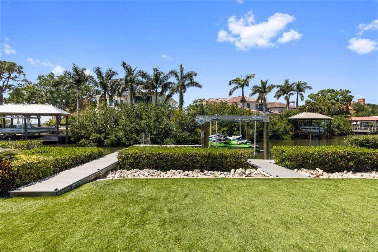 5131 W Neptune Way, Tampa, FL 33609 Photo