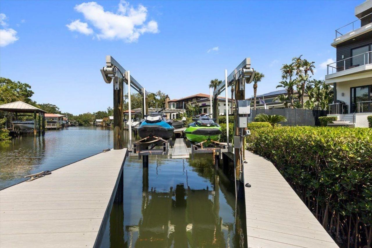 5131 W Neptune Way, Tampa, FL 33609 Photo