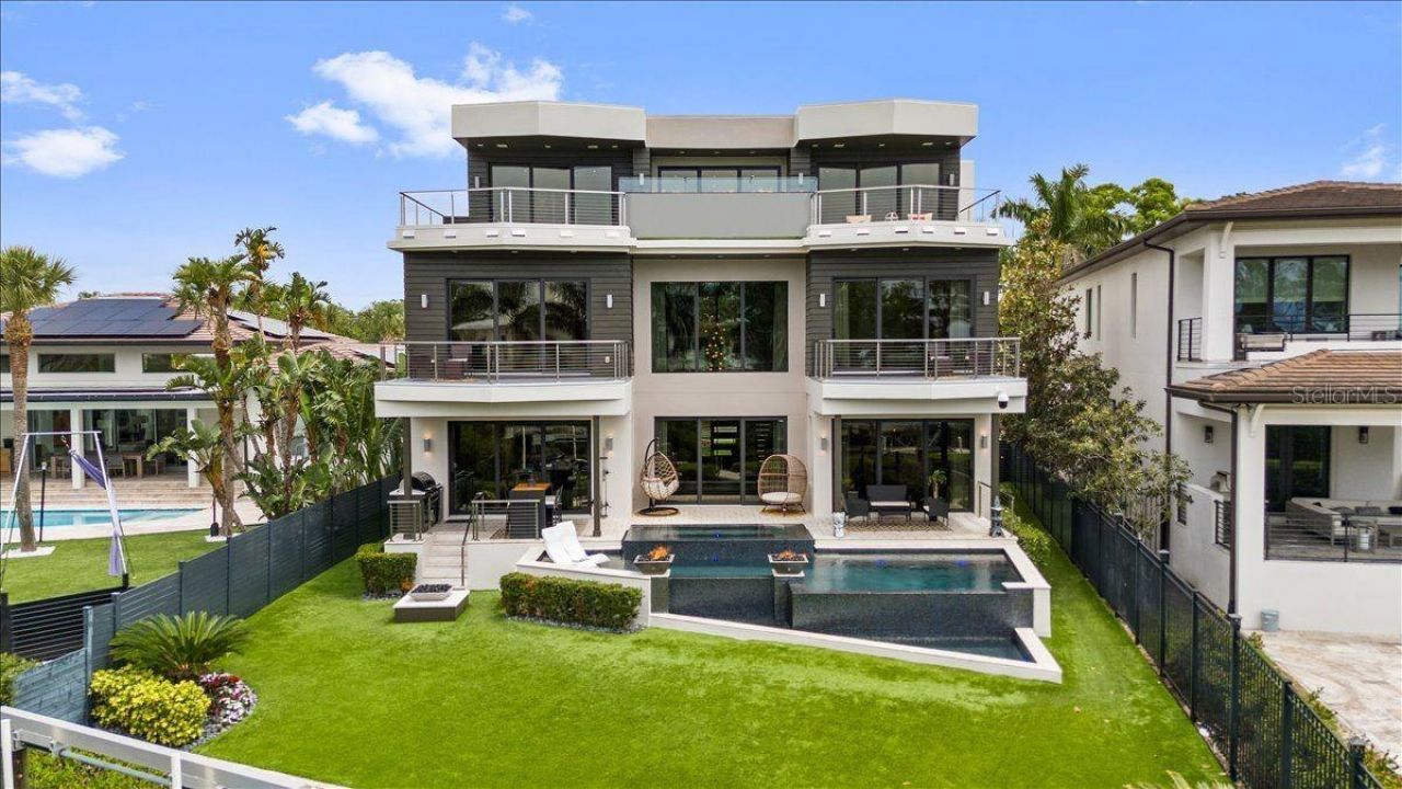 5131 W Neptune Way, Tampa, FL 33609 Photo