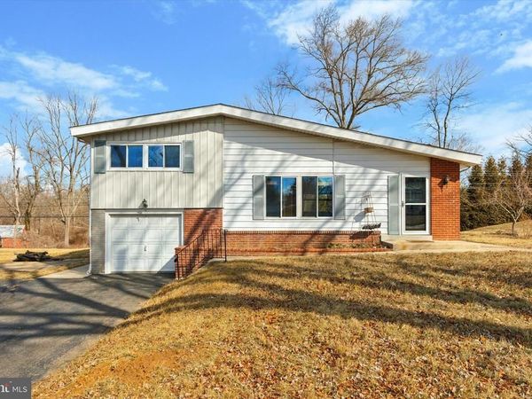 1633 PULASKI DRIVE , BLUE BELL, PA 19422
